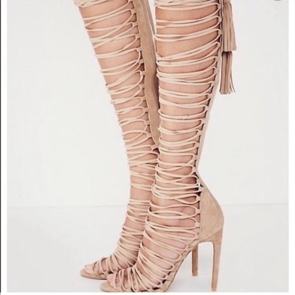 HP 💝 Jeffrey Campbell Advent beige suede tie up